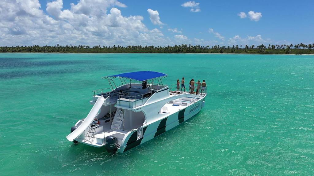Tour Party Boat — Kayoe Excursiones